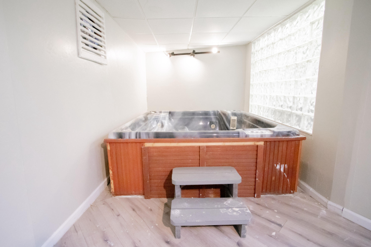Listing Image 23