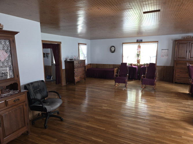 Listing Image 8