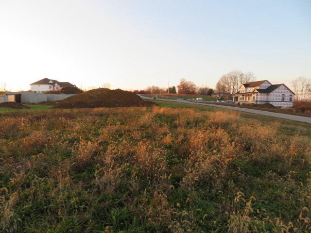Listing Image 11