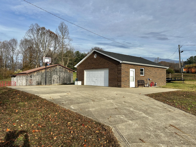 Listing Image 13