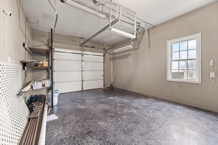 Listing Image 104