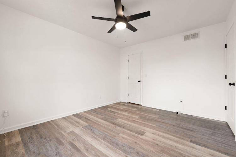 Listing Image 53