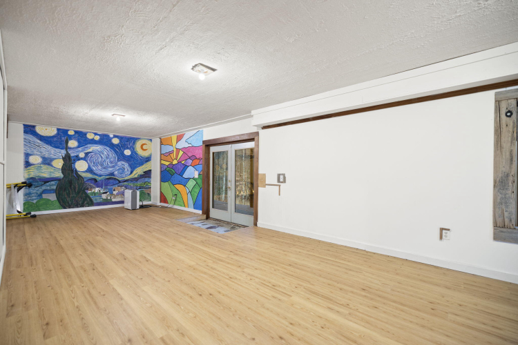 Listing Image 35