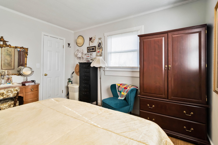 Listing Image 18