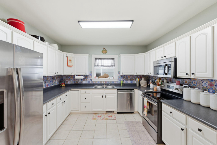 Listing Image 14