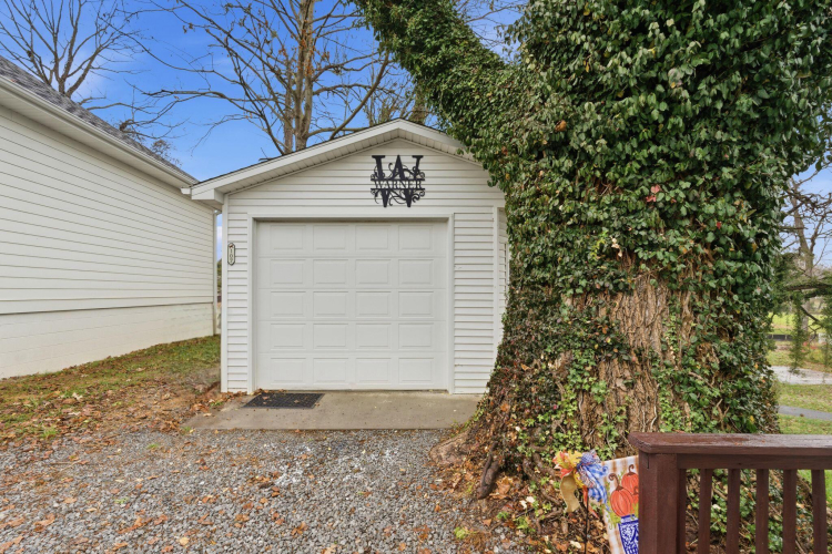 Listing Image 42