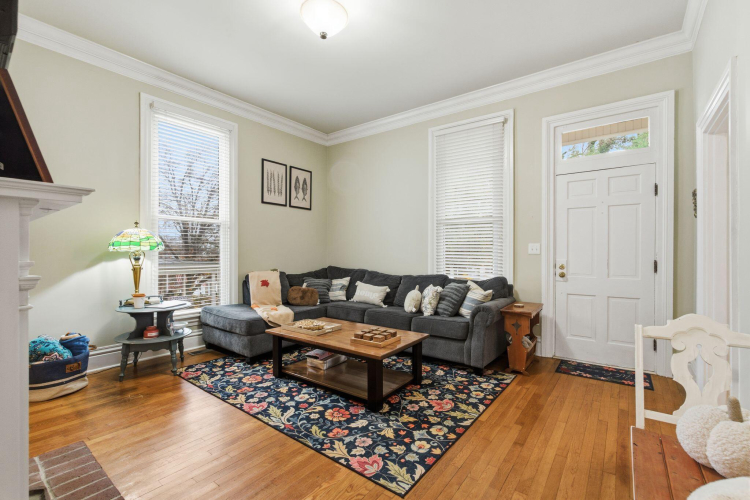 Listing Image 10