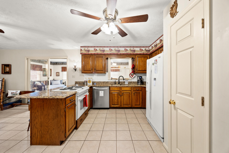 Listing Image 32