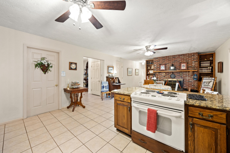 Listing Image 33