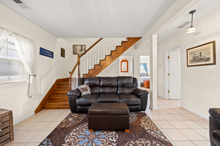 Listing Image 73