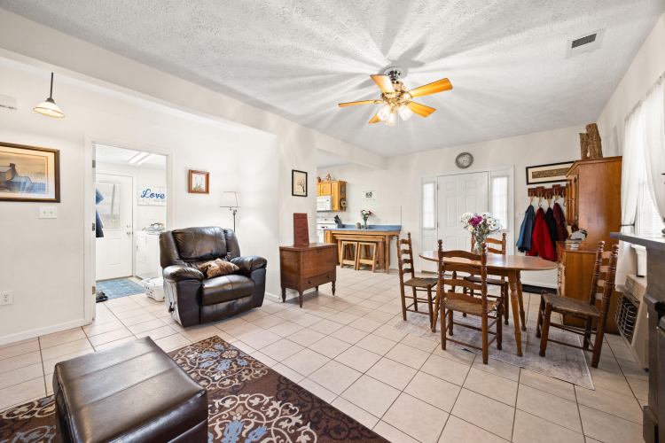 Listing Image 80