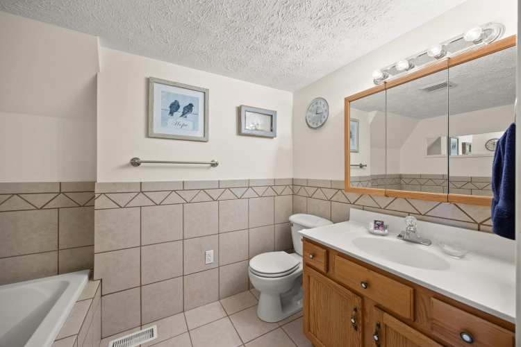 Listing Image 83