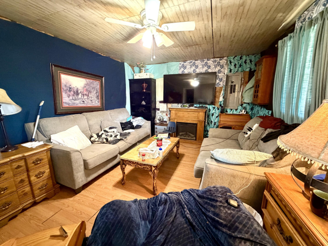 Listing Image 15