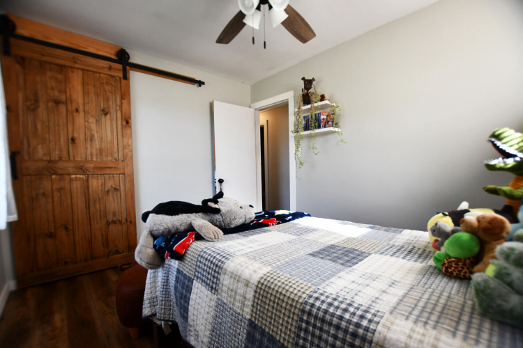 Listing Image 14