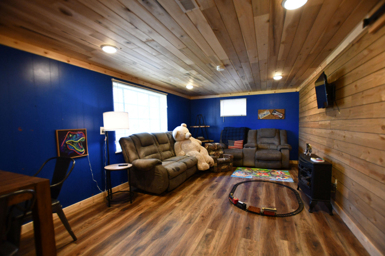 Listing Image 22