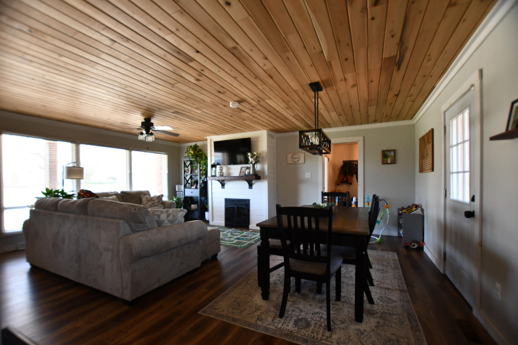 Listing Image 7