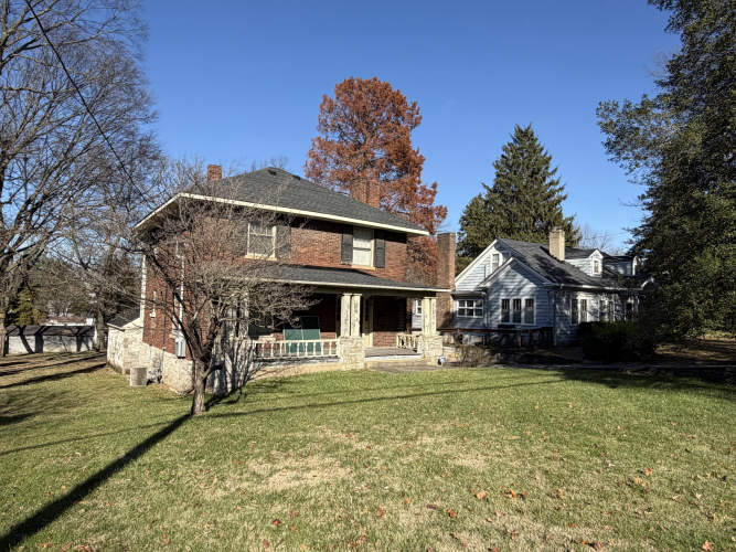 Listing Image 4