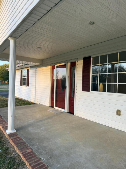 Listing Image 4