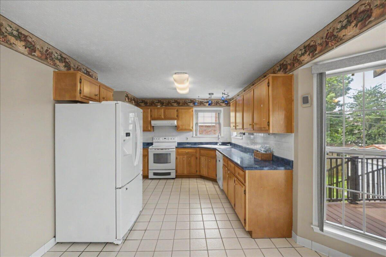 Listing Image 17