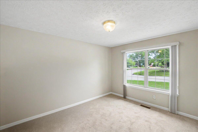 Listing Image 38