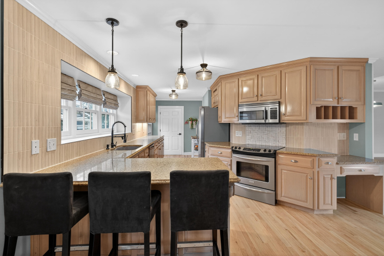 Listing Image 15