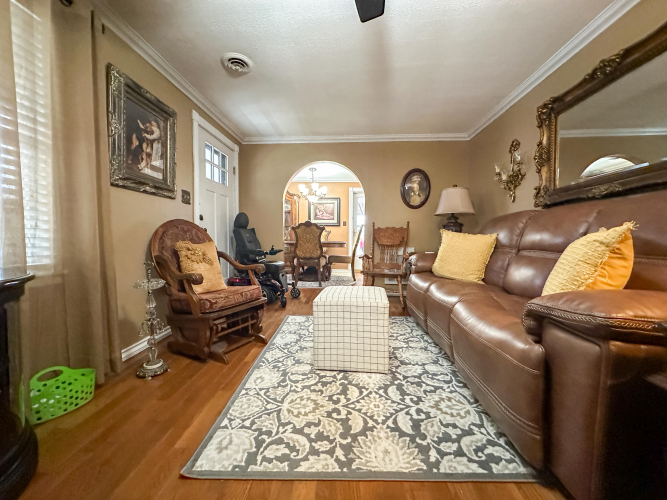 Listing Image 19