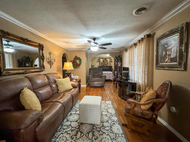Listing Image 20