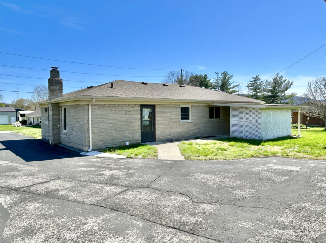 Listing Image 6