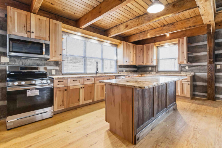 Listing Image 12