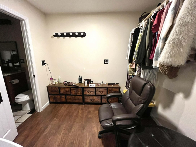 Listing Image 32