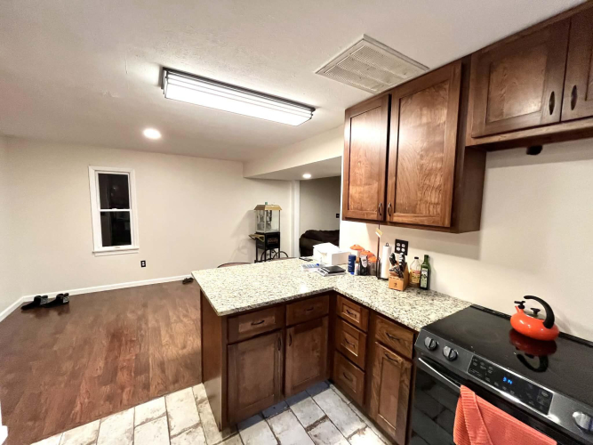 Listing Image 9