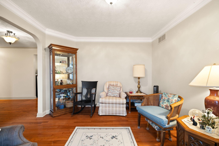 Listing Image 20