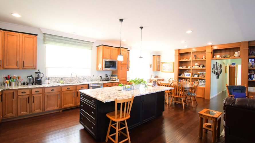Listing Image 9