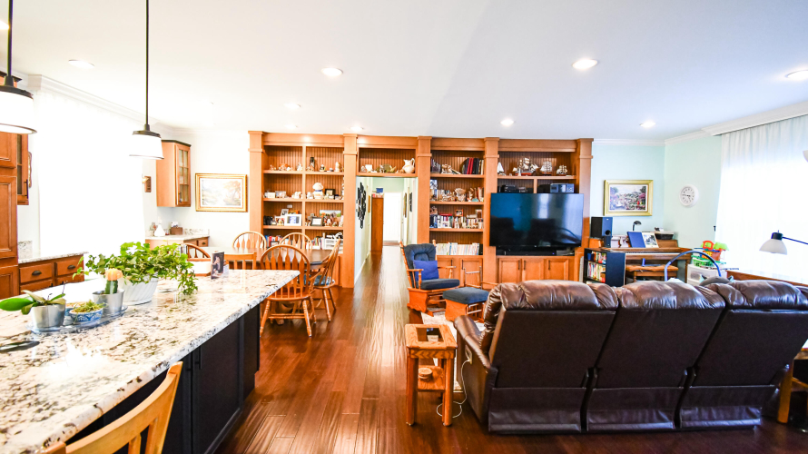 Listing Image 10