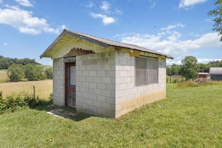 Listing Image 24