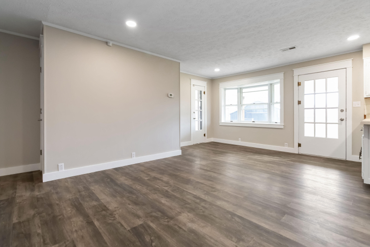Listing Image 17
