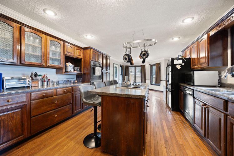 Listing Image 20
