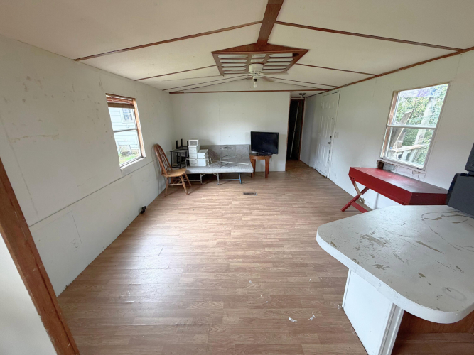Listing Image 37