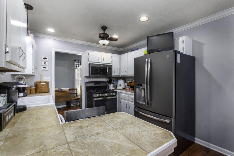 Listing Image 7