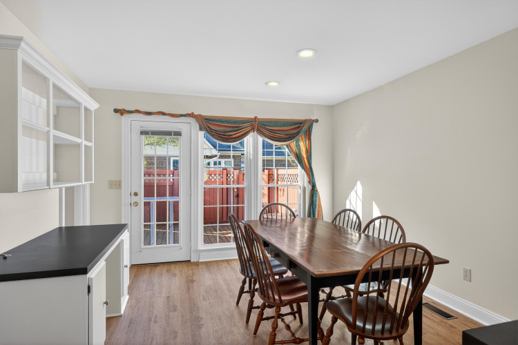 Listing Image 14
