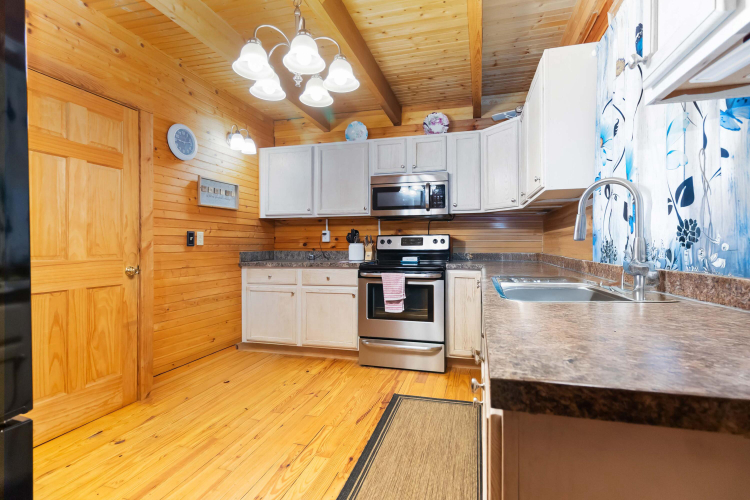 Listing Image 16