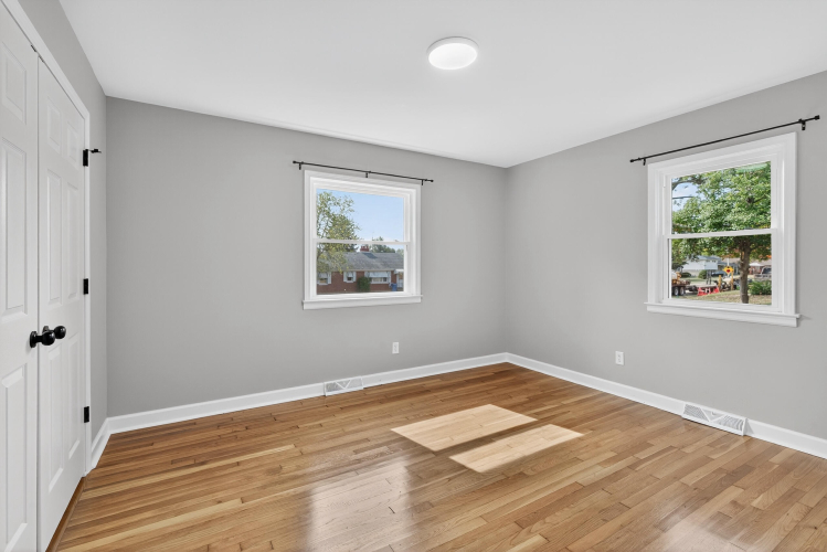 Listing Image 18