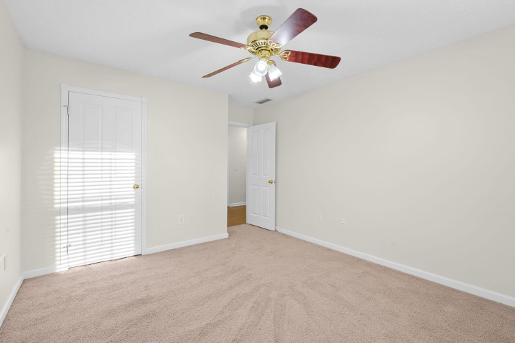 Listing Image 29