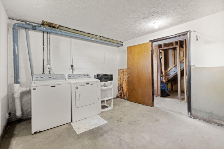 Listing Image 33