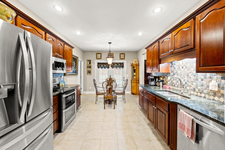 Listing Image 13