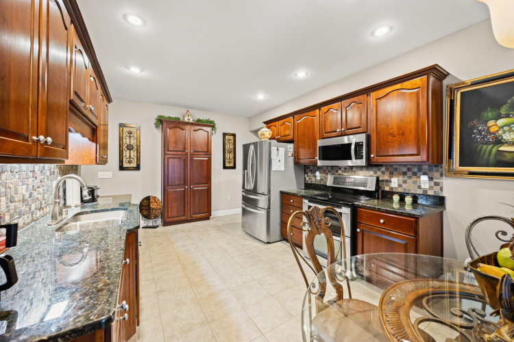 Listing Image 15