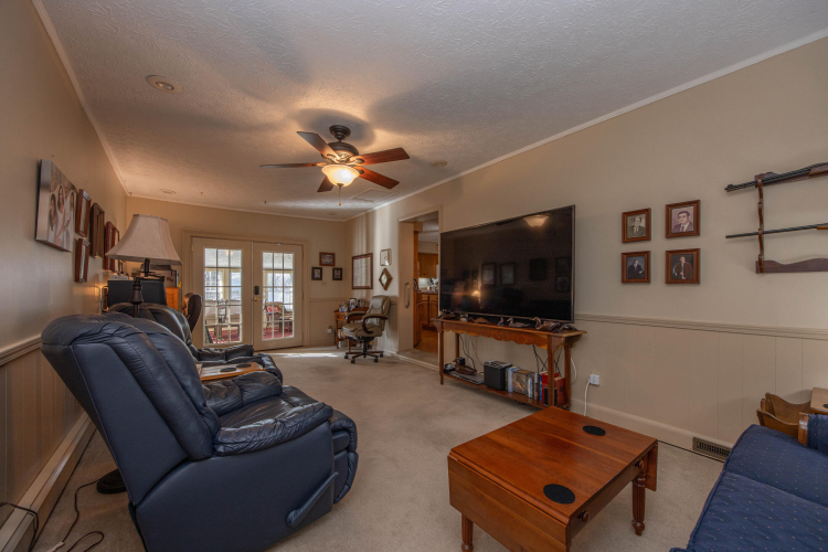 Listing Image 32
