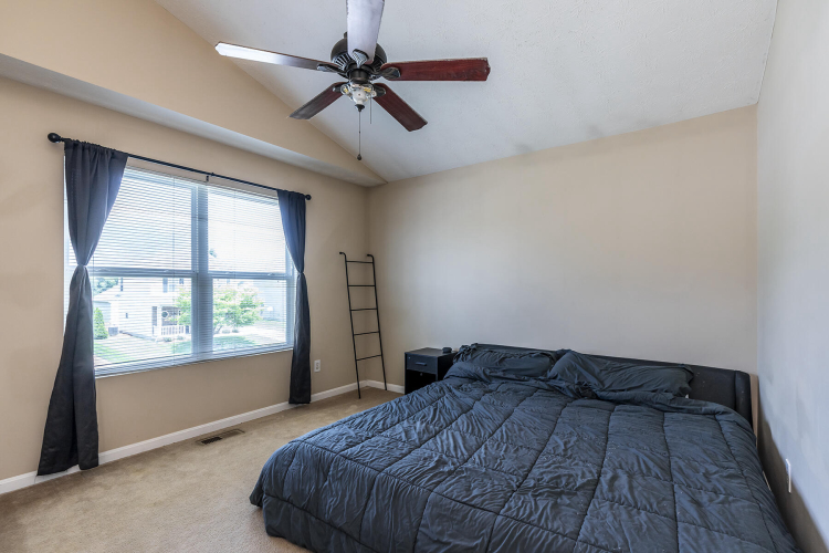 Listing Image 17