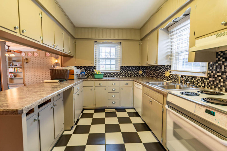 Listing Image 12