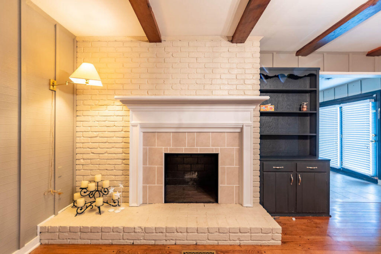 Listing Image 10